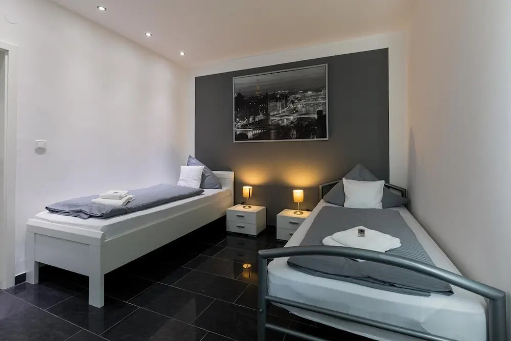 Hotel am Rosenplatz,24 Stunden Check in, Küche, kostenfreie Parkplätze