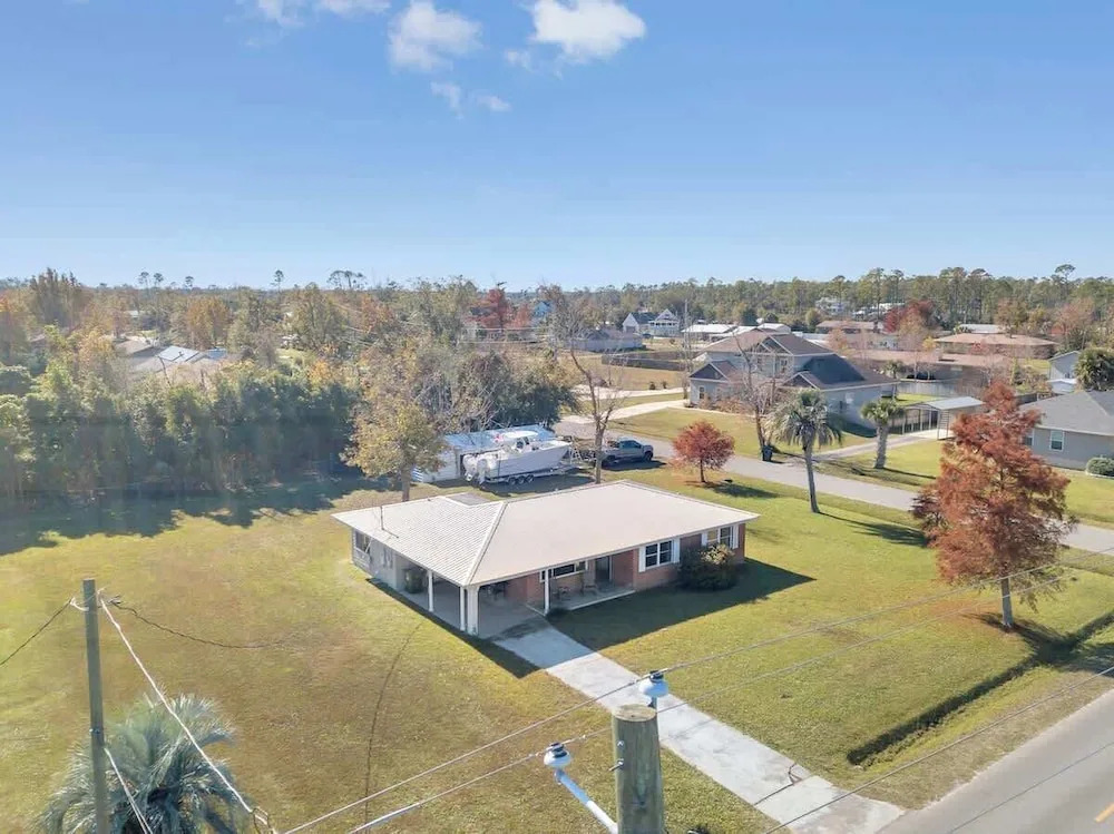 3 Blocks to Bay + Boat Parking + Renovated + 3 Bd