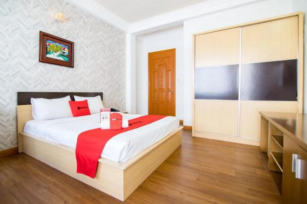 S79 Quynh Giang Airport Hotel