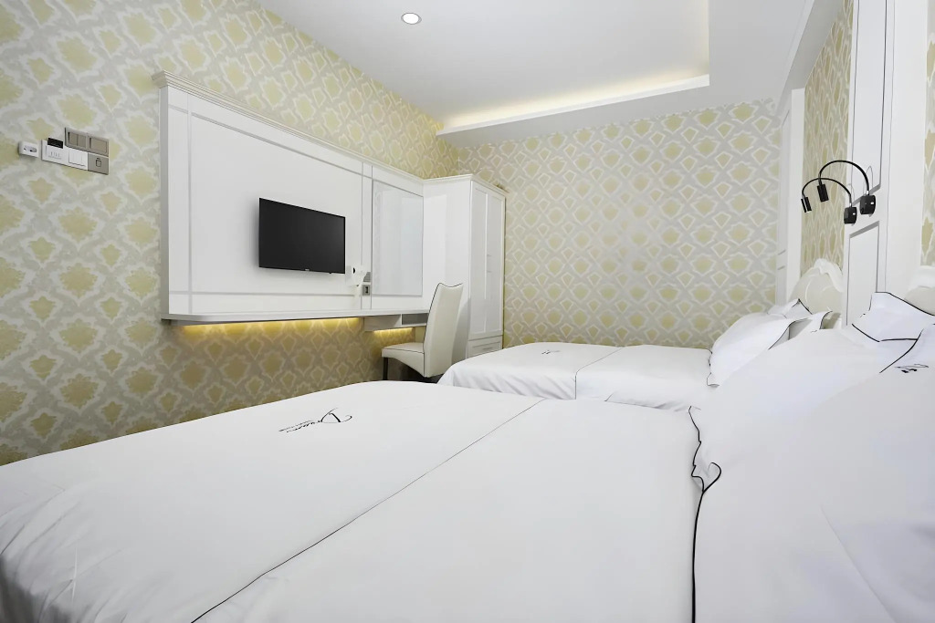 DREAM LUXURY HOTEL