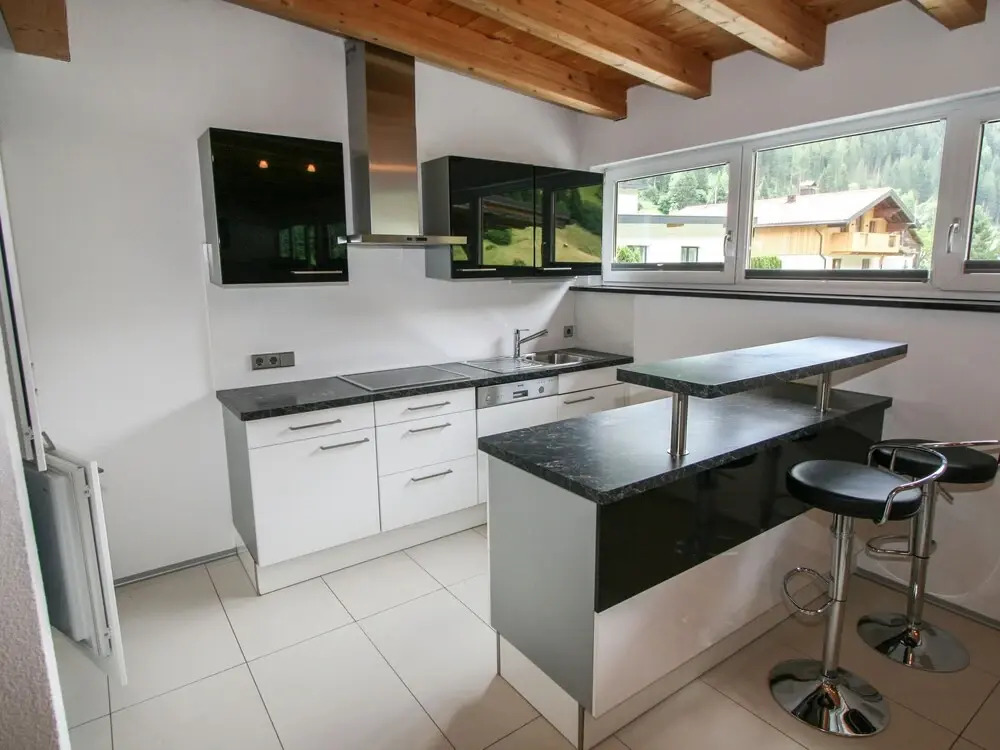 Sandra See in See With 2 Bedrooms and 1 5 Bathrooms