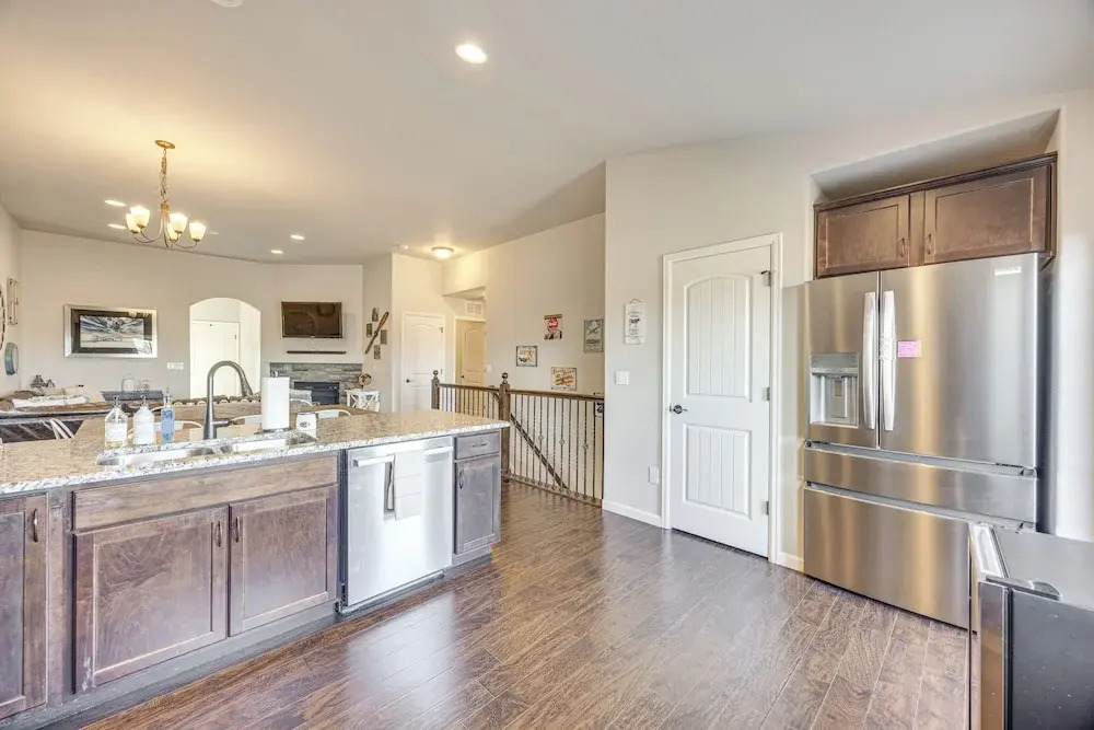 8 Mi to Usafa! Townhome w/ Game Room & Backyard