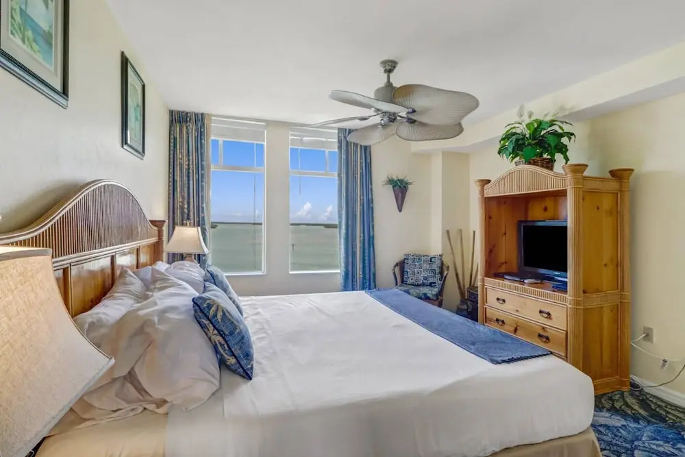 Lovers Key Resort 704