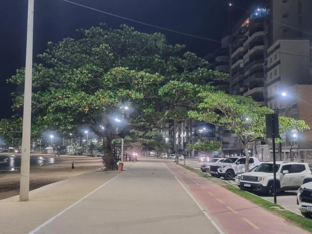 Apartamento Frente para o Mar-PÉ NA AREIA -VISTA TOTAL PARA O MAR -ÁREA DE CHURRASCO PRIVATIVA COBERTA-WIFI-NETFLIX -DISNEY PLUS -STARMAX- HBO MAX - JOGOS- FIRE TV STICK POR COMANDO DE VOZ- TV DE ASSINATURA EM TODOS OS QUARTOS