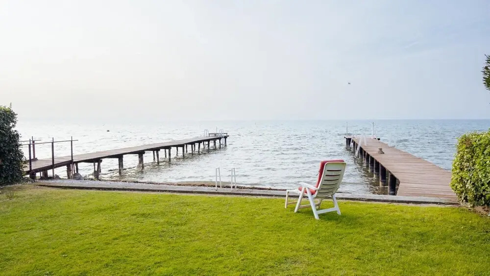 One Step From the Lake - Italian Homing