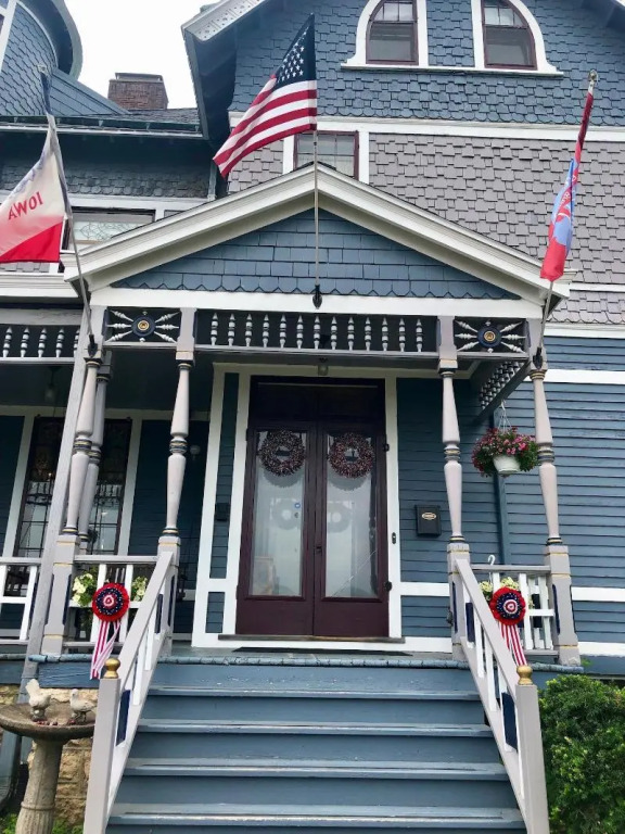 The Hancock House Bed & Breakfast Inn