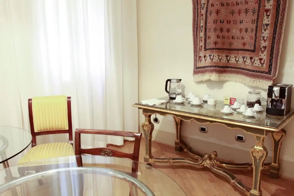 Casa Isolani Piazza Maggiore 1.0