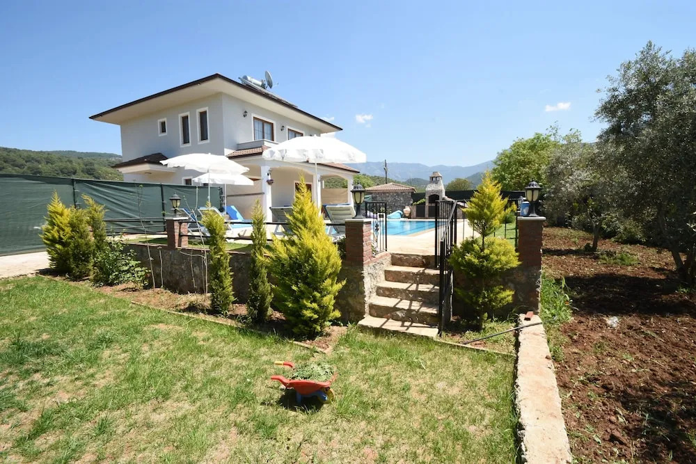 Villa Defne by Helaltatilvillari