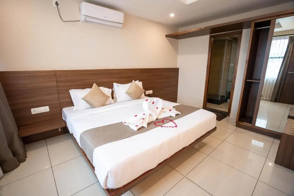Samasth Palatial Hotel