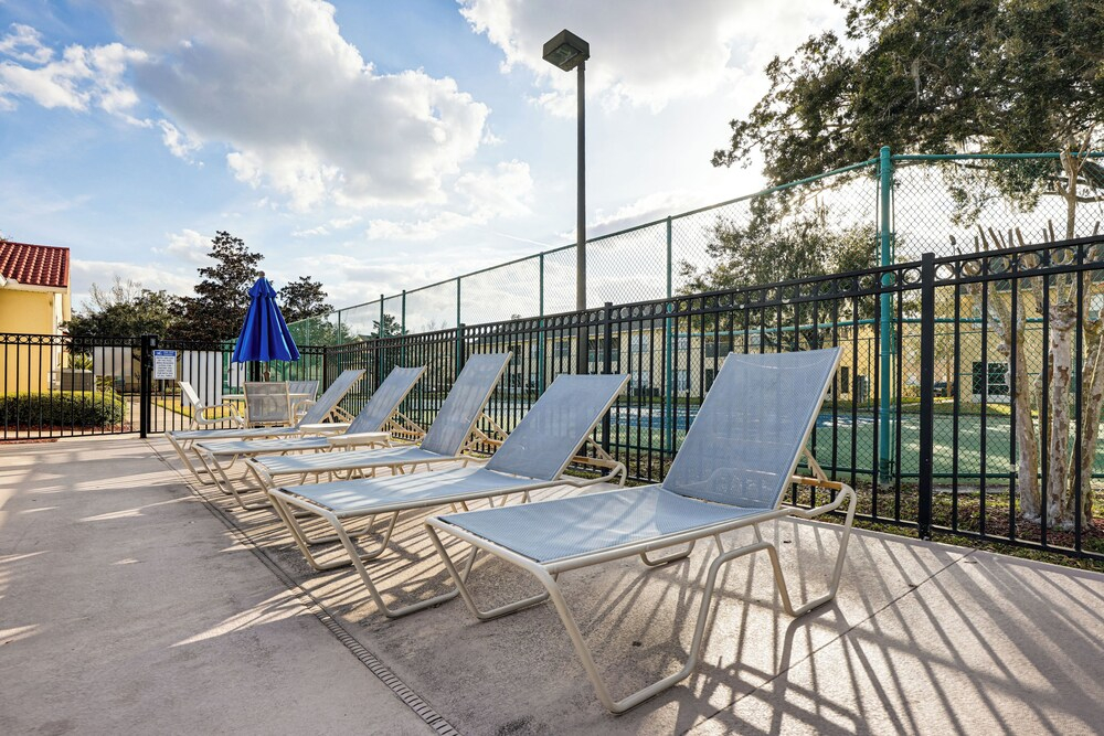 5 Mi to Wdw! Spacious Resort Escape w/ Pool Access