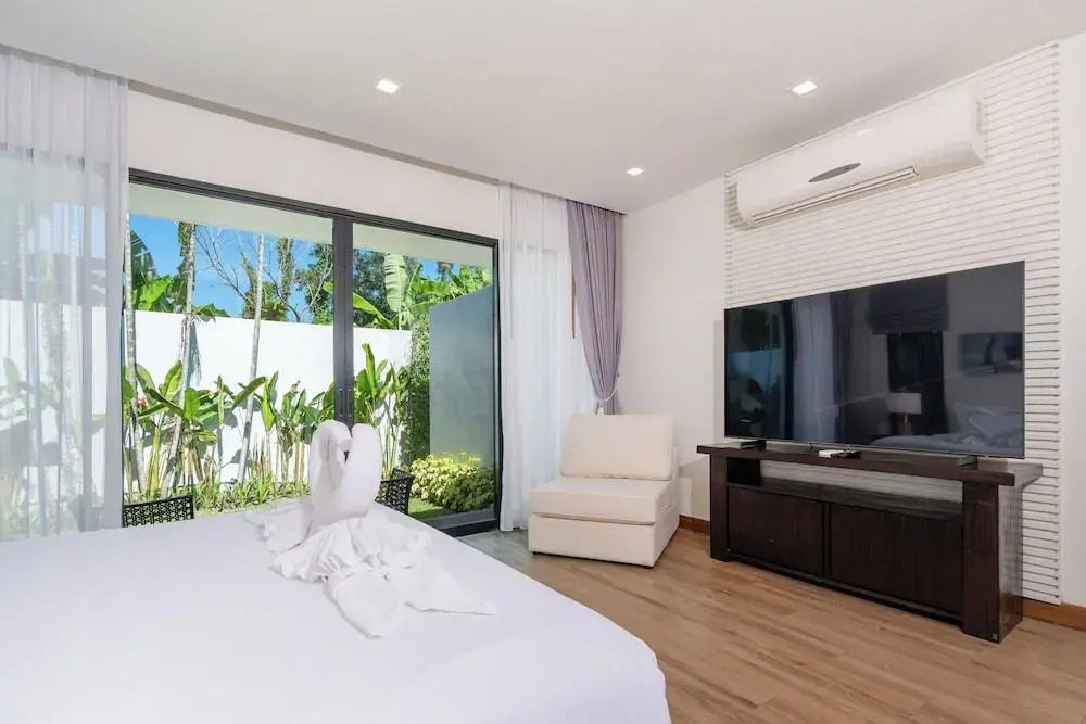 Anchan Villas Phuket - 4 BR Signature Pool Villa by Escape Villas