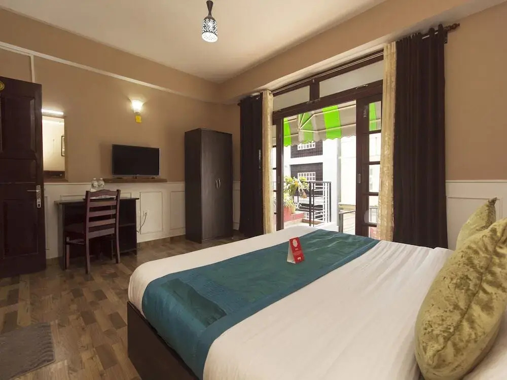 Hotel Red Panda by OYO Rooms