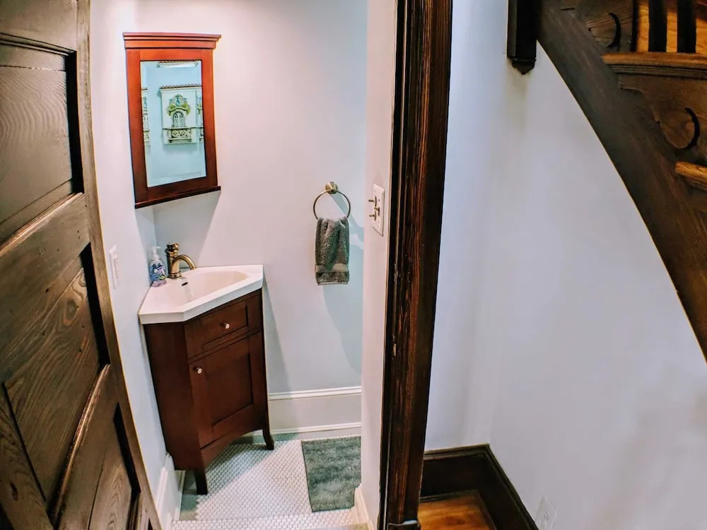 140 12th ST SE House 3 Bedrooms 2.5 Bathrooms Apts
