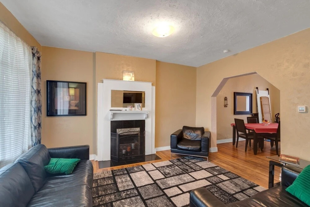 Pet Friendly Denver Home W/patio ~1min. To City Park 2 Bedroom Home by Redawning