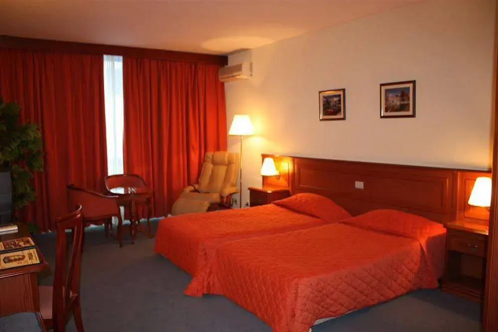 Maxi Park Hotel & Spa