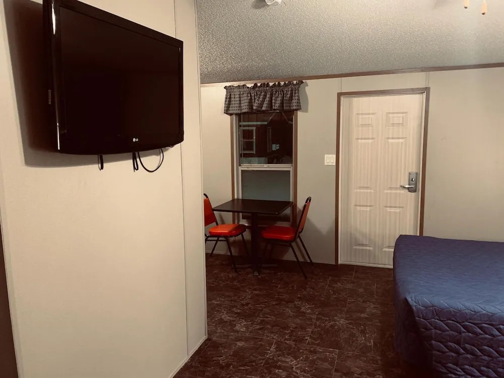 Monahans Country Inn