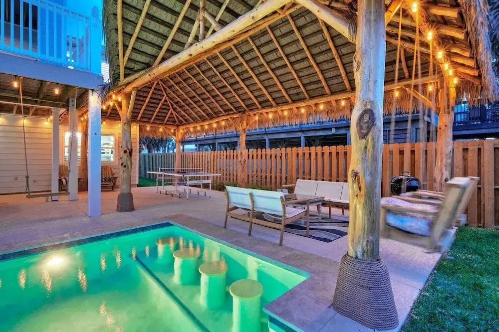 Beach Access Private Pool, Ping-pong, Firepit, Swings, & Views Tipsea Turtle
