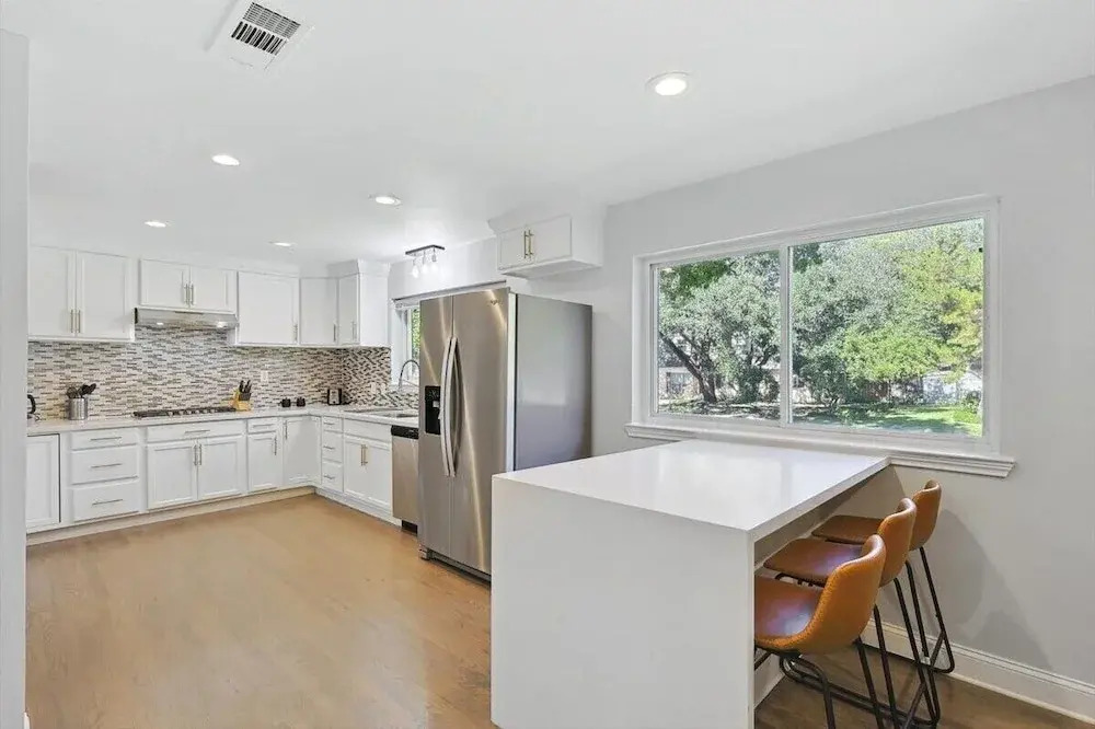 Upscale 6BR Home With Pool, Hot Tub & Game Room