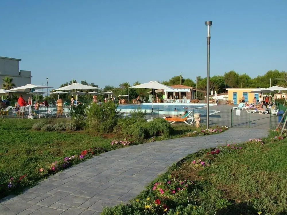 Royals Gate Hotel