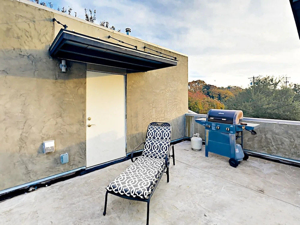 1500 Summit St Townhouse Unit 7