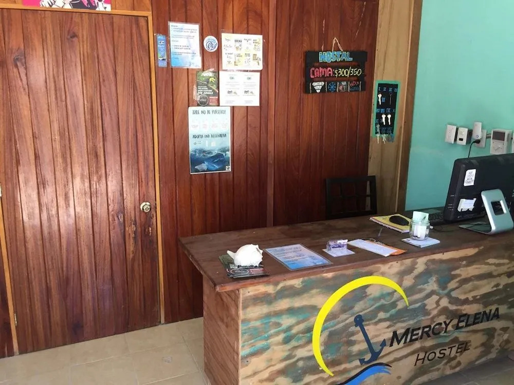 Hostal Mercy Elena - Hostel