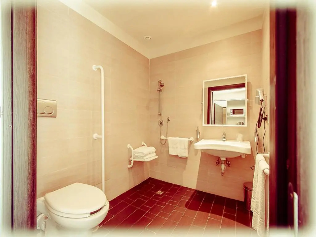All Ways Garden Hotel & Leisure