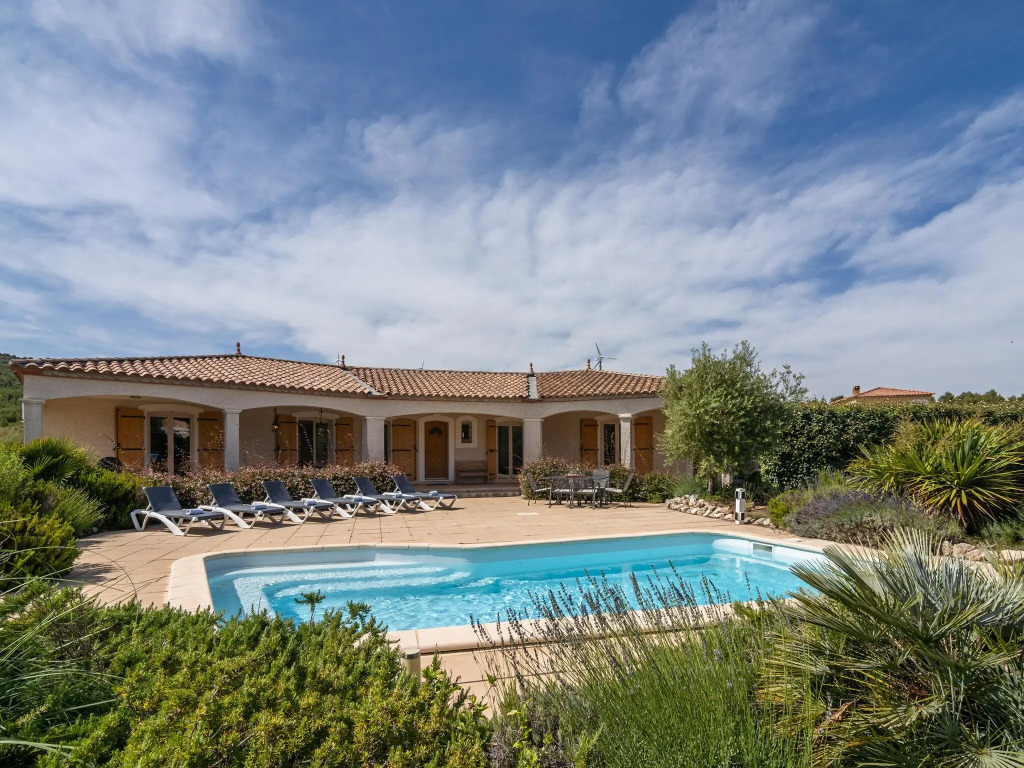 Luxurious villa with private swimming pool