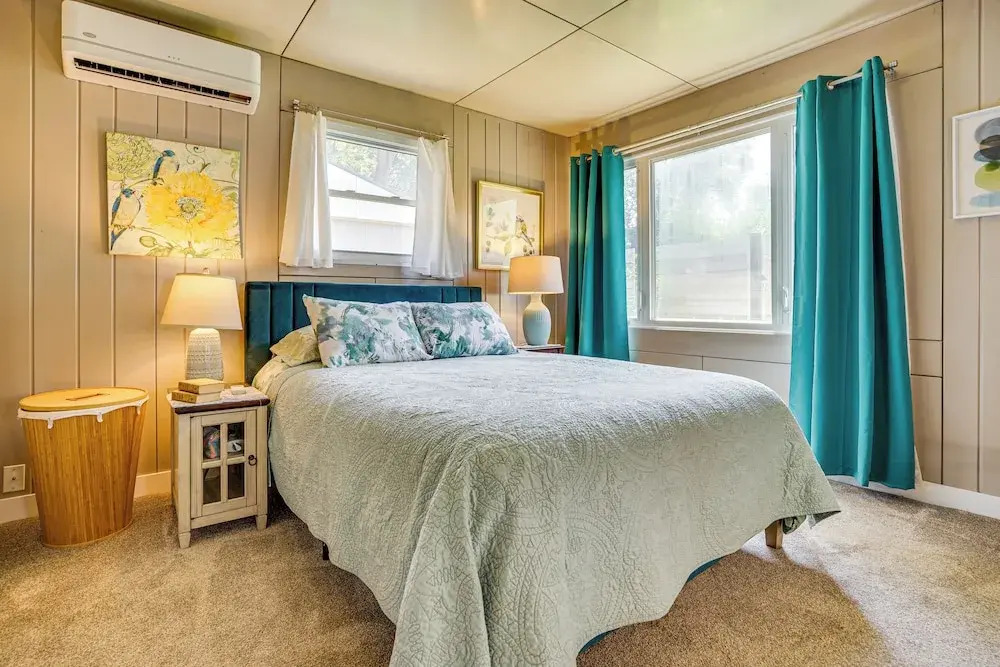 Lustron of the Lakes: Retro MCM Gem in Tangletown