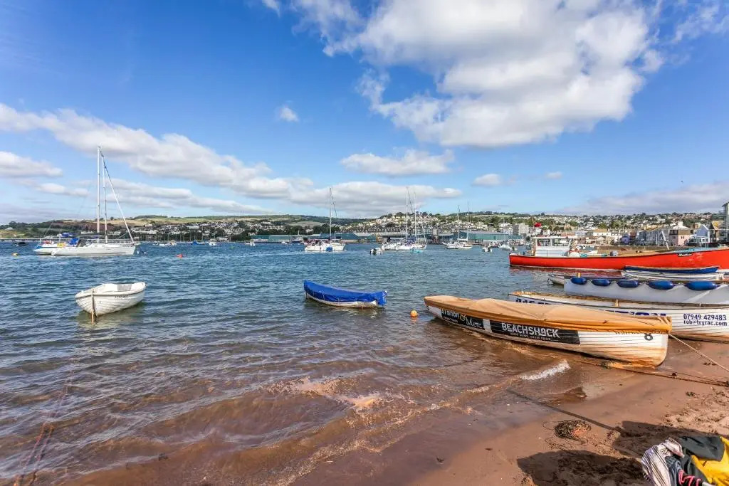 Crab Shack Apartments - Stylish back beach duplex apartment, Teignmouth