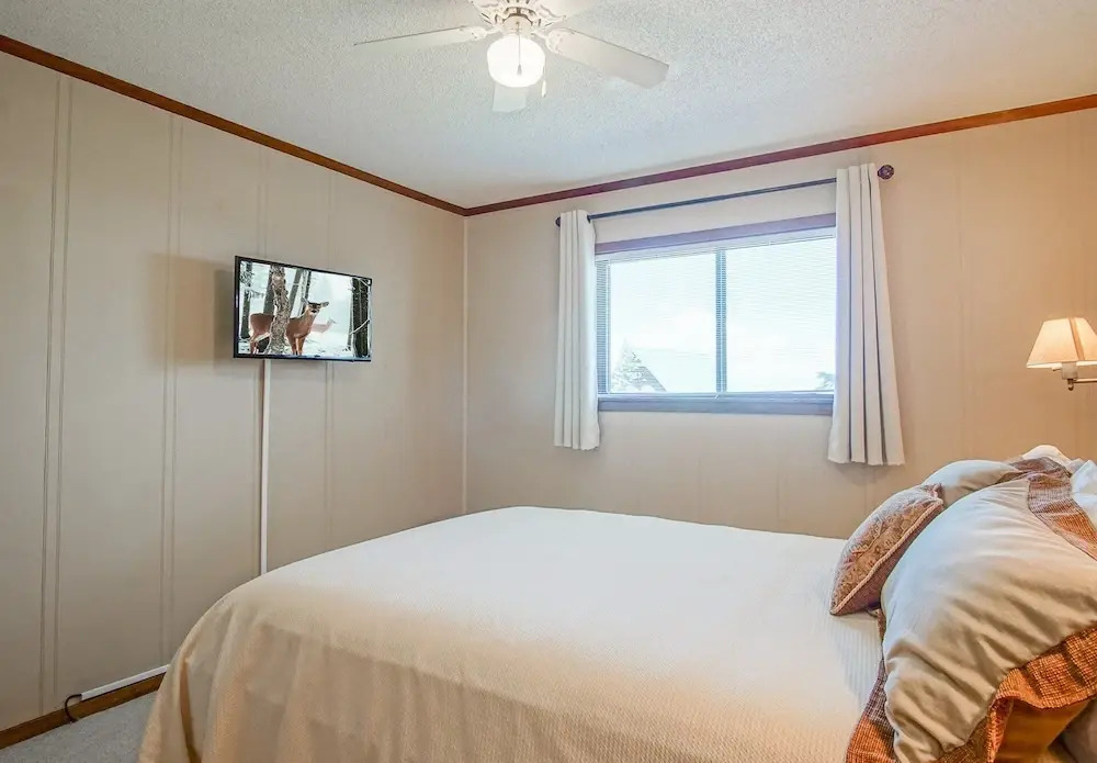 2 Br: Snowcrest 214a 2 Bedroom: Indoor Hot Tubs Game Room Easy Slope Access