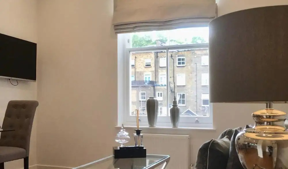 Spacious 1 Bed Serviced Apartment In Kensington