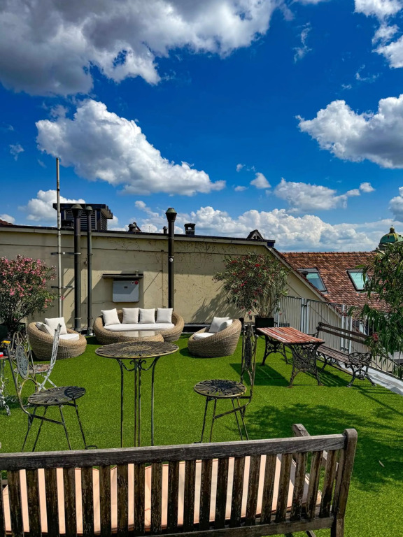Moderne Altbauwohnung mit Pool und Sauna zentral in Bern