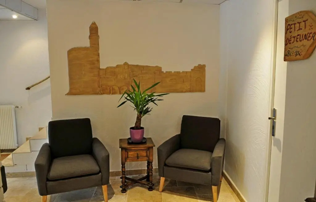 Hôtel La Maison des Croisades - Au pied des Remparts