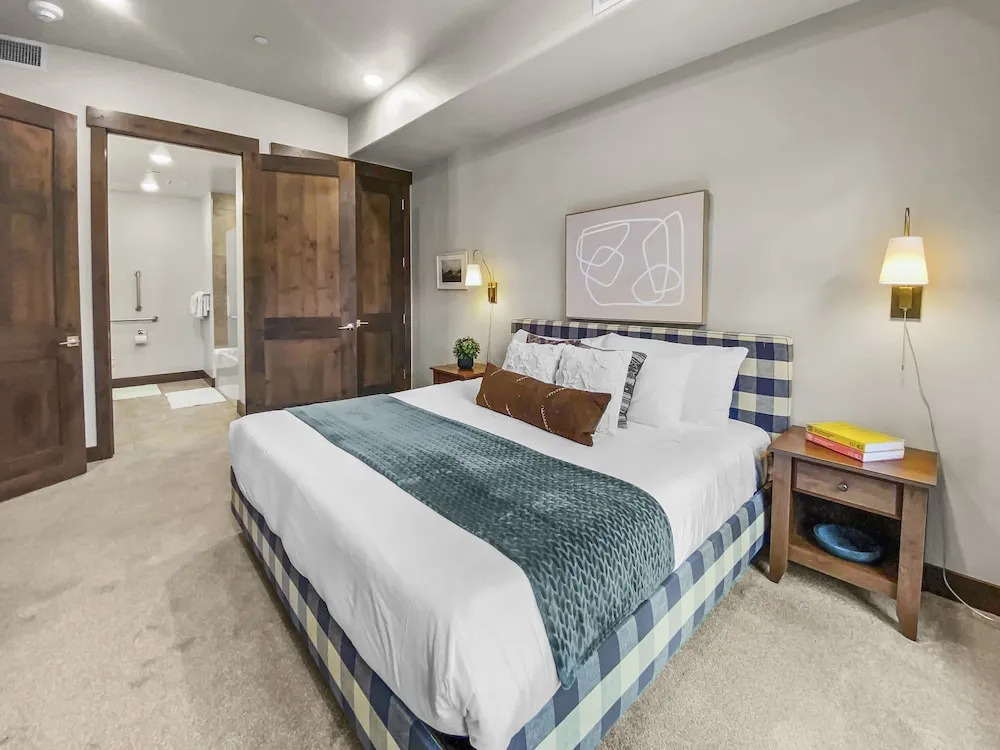 106 Blackstone Mountain Marvel! 2 Bedroom Condo by RedAwning