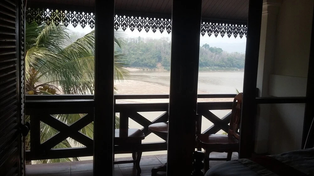 Sengmany Riverside Hotel