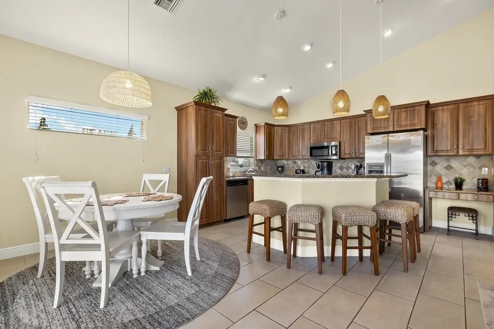 241 Oasis Pearl: 3br Pool Home! 3 Bedroom Home