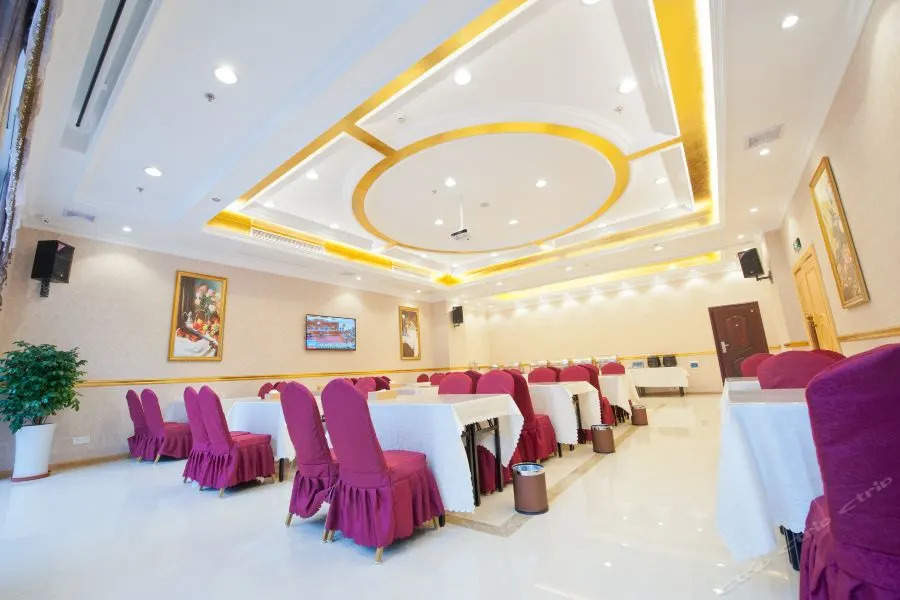 Vienna Hotel (Chongqing Hechuan High-speed Railway Station)