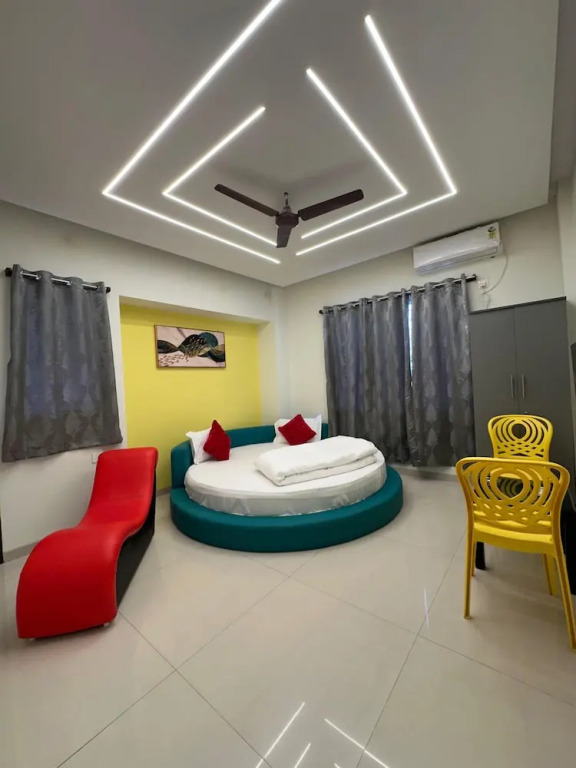 Hotel Yellow House