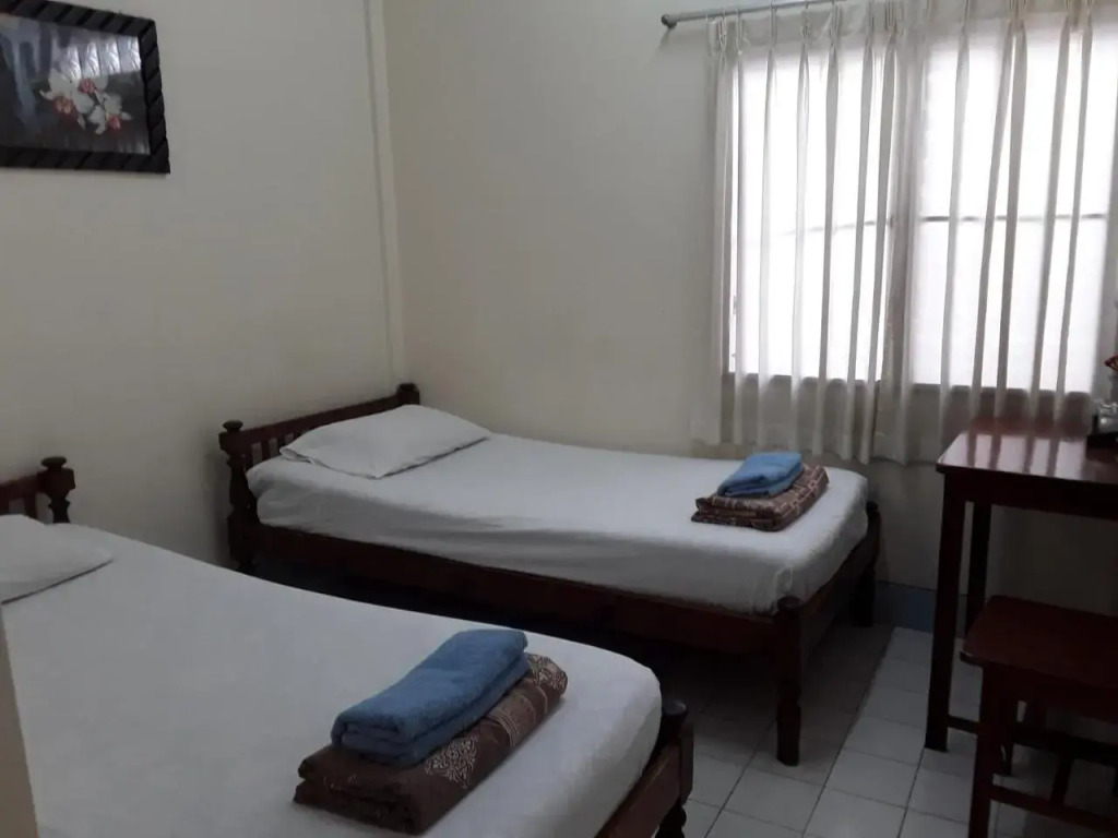 Vitoonguesthouse2fanrooms & Aircondition