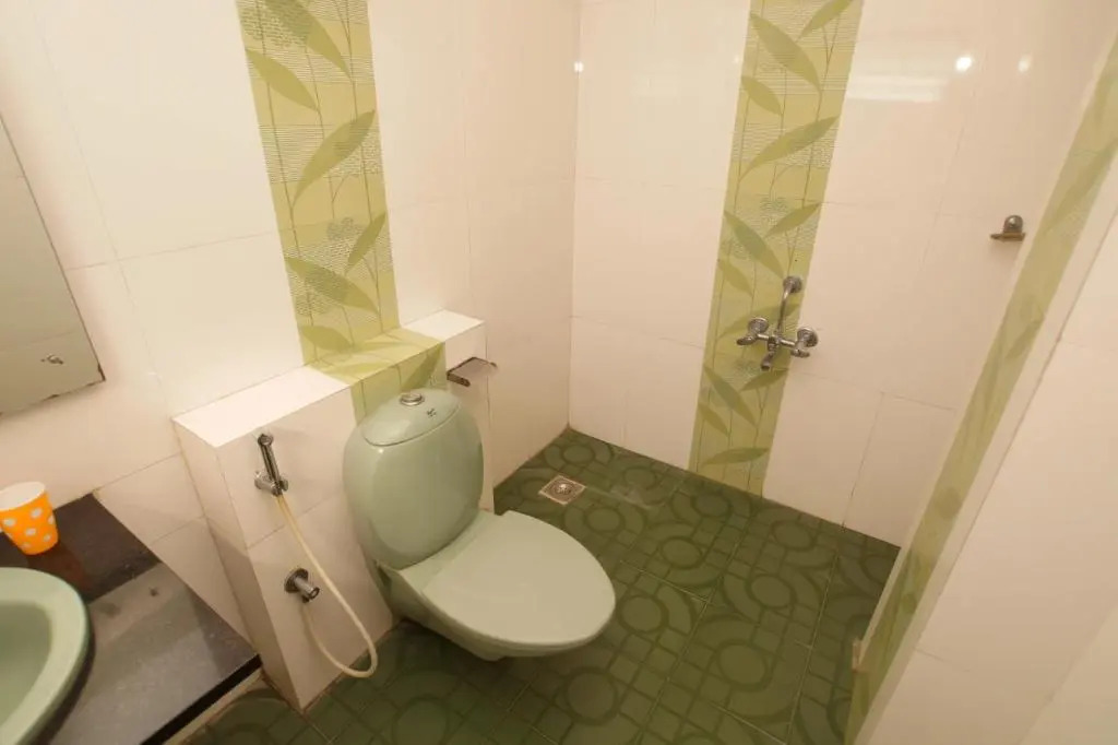 Lloyds Serviced Apartments, Near Music Academy