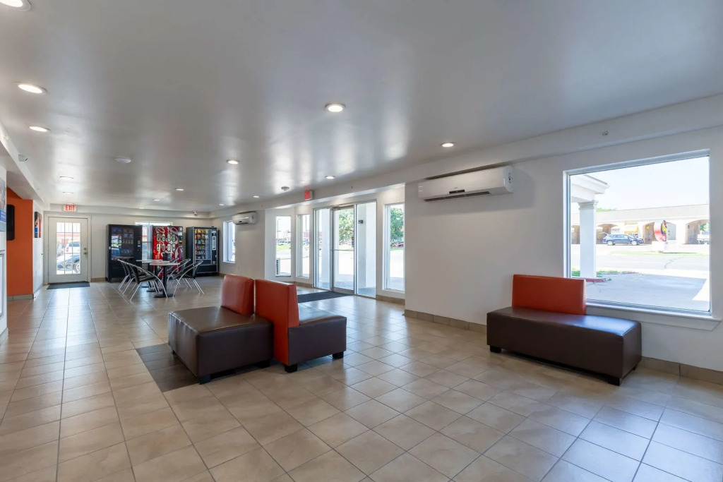 Motel 6-Bryan, TX - University Area