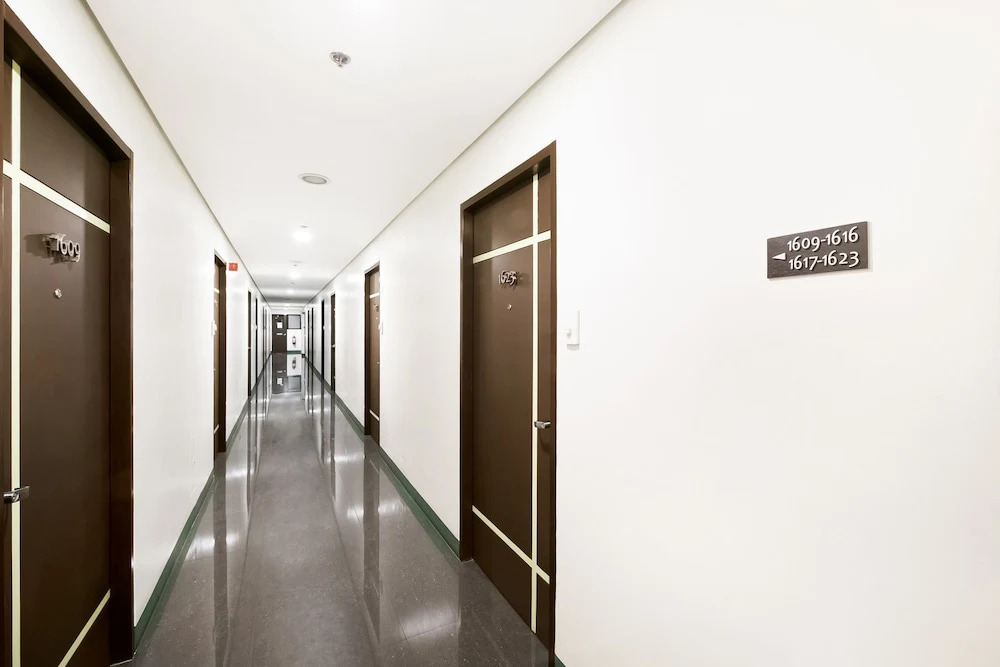 Oyo 445 Vinia Residences by Filinvest