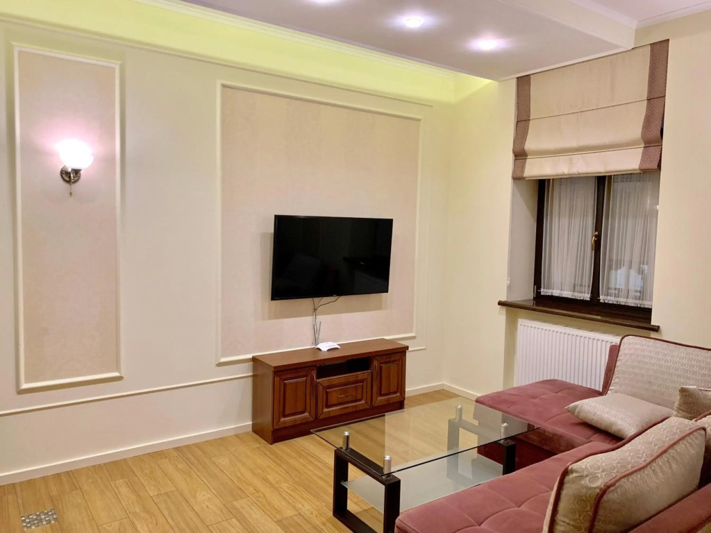 Two-bedroom on Lesi Ukrainky