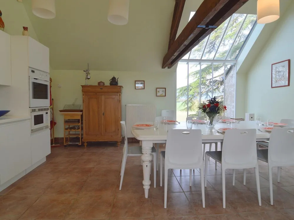 Mansion With all Modern Comforts, Swimming Pool, Large Garden and Stunning Views