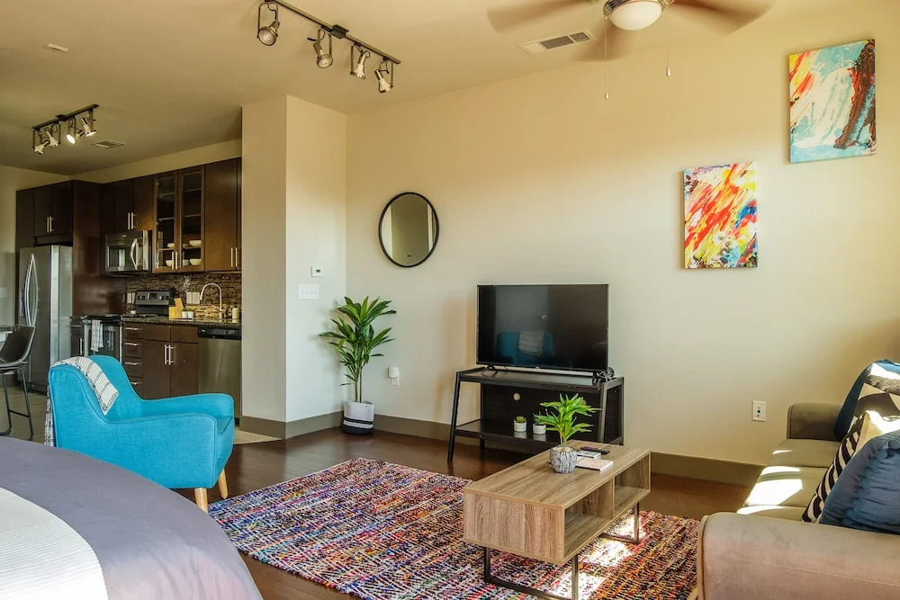 FRONTDESK 5755 Hermann Park Apts Downtown Houston