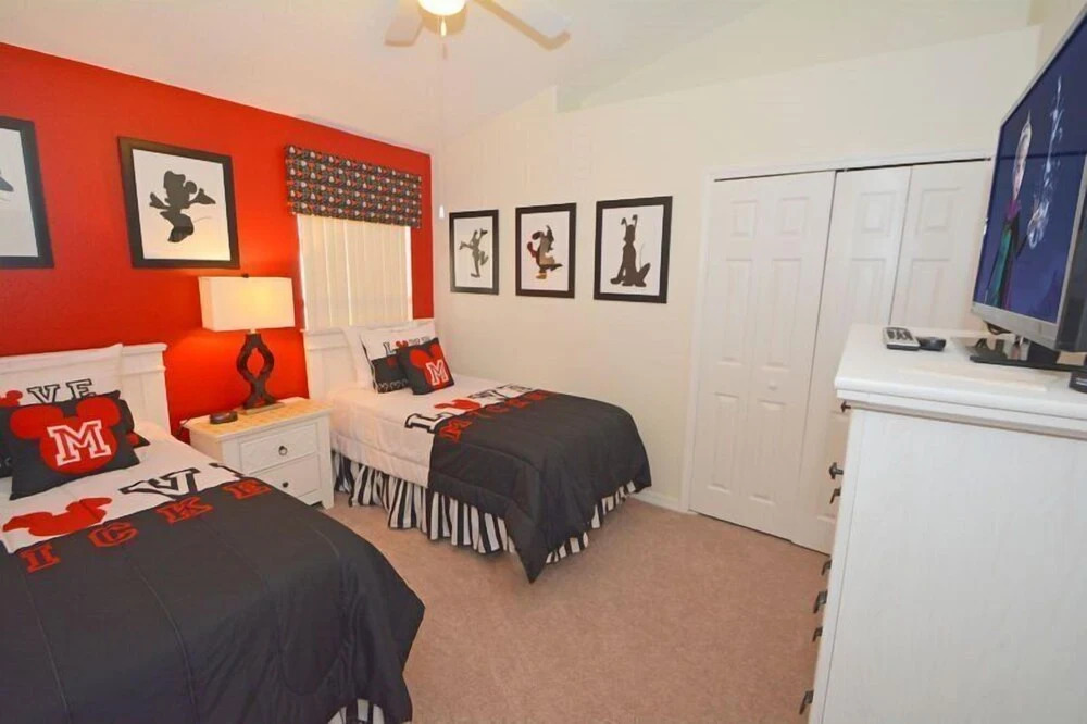 Stunning 5 Bed Pool Home In Indian Creek Kissimmee FL