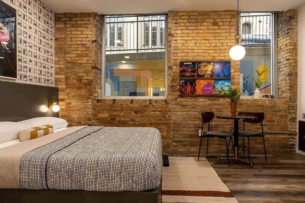 The Finnley Hotel