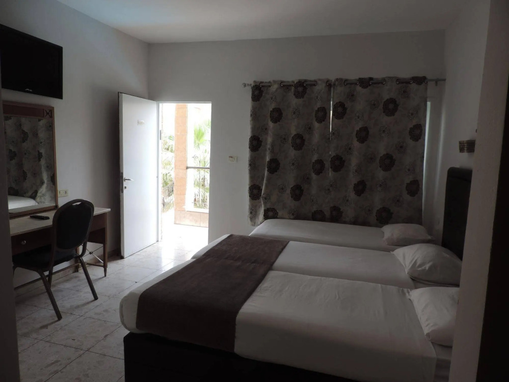 Hotel Maman