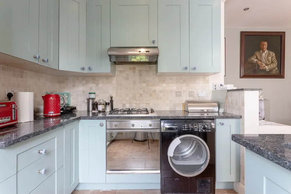 3 Bedroom Family House With Garden