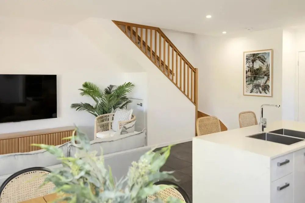 Bright 3-bed Home With Private Courtyard